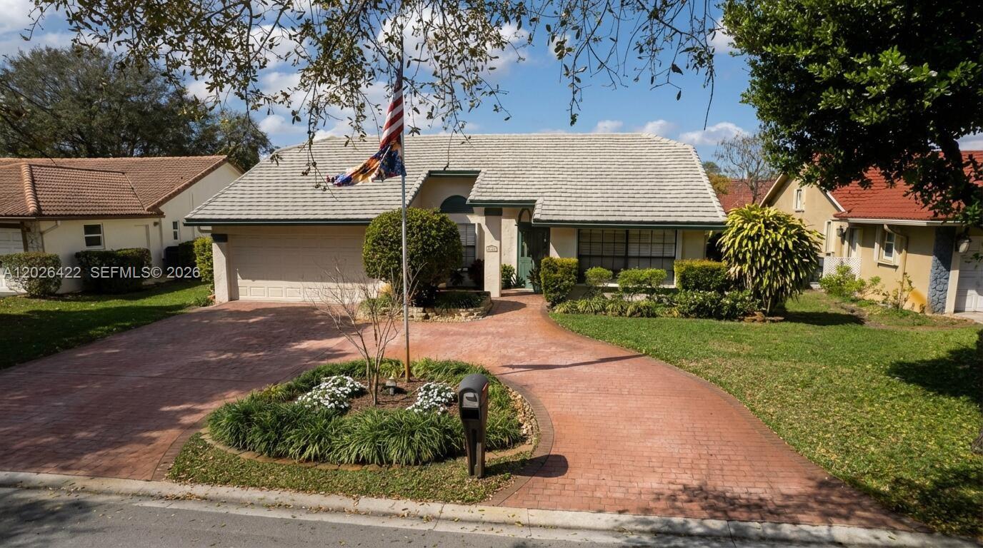ROYAL PALM VILLAGE - Residential