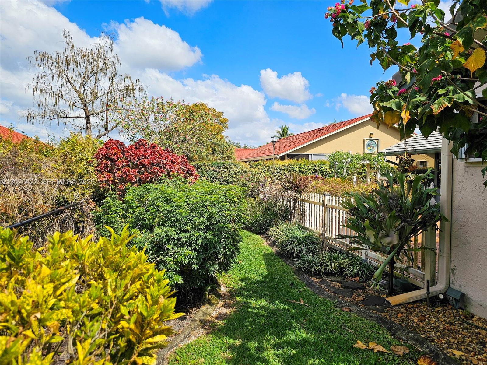 ROYAL PALM VILLAGE - Residential