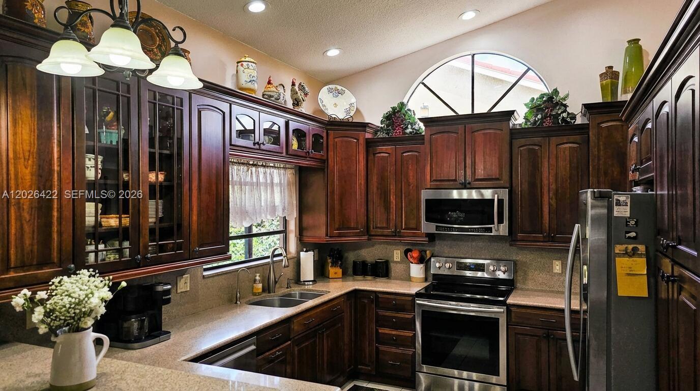 ROYAL PALM VILLAGE - Residential