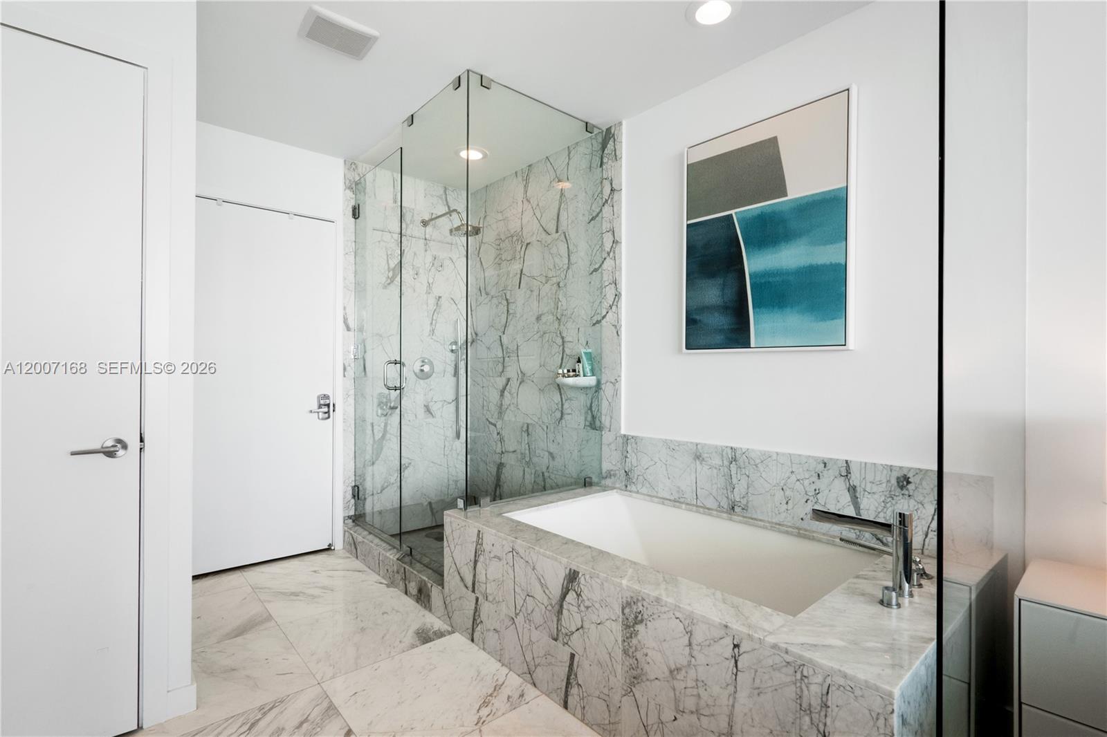 GRAN PARAISO CONDO - Residential