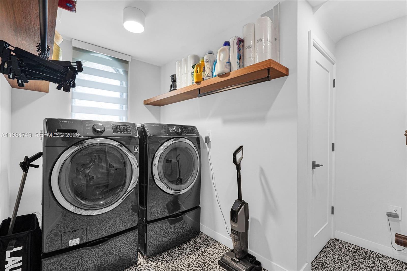 SILVERCREST LAKE ESTATES - Residential