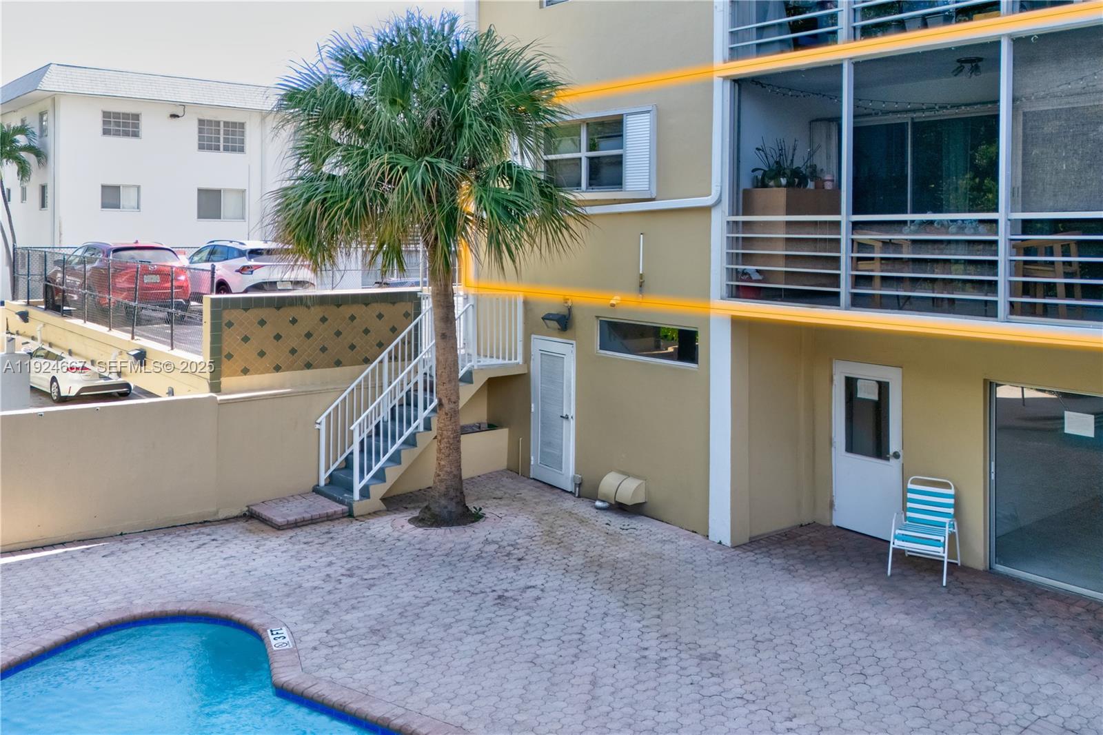 CRANDON TOWER CONDO - Residential