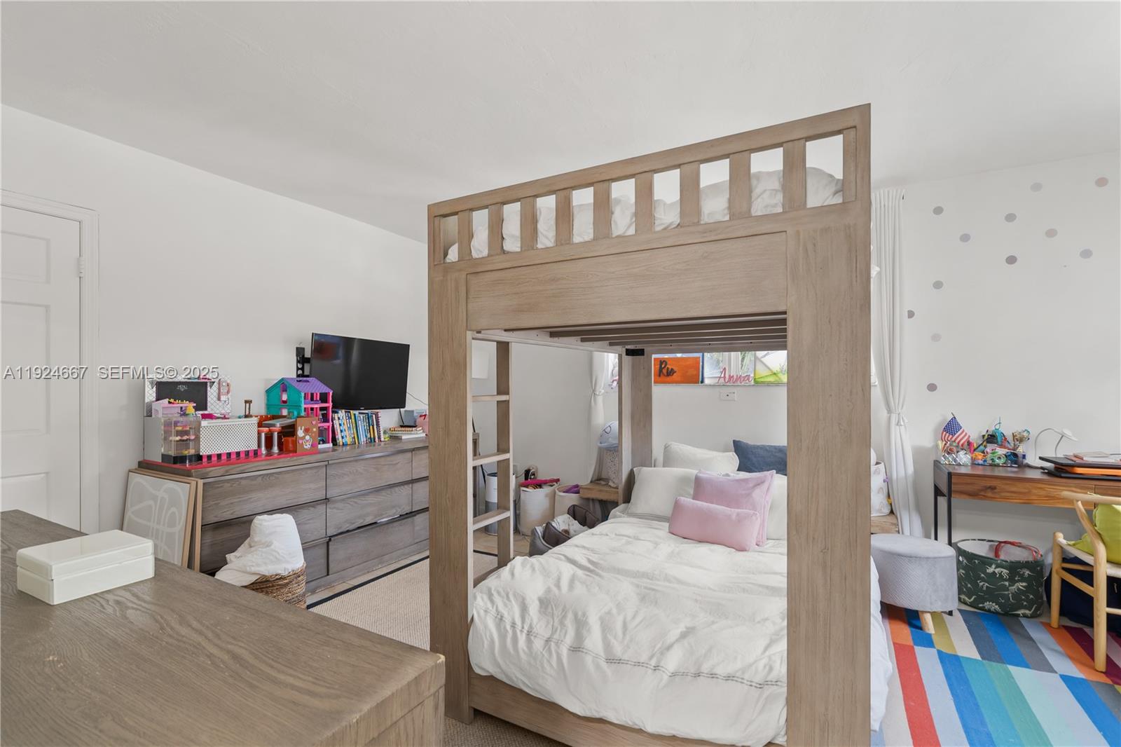 CRANDON TOWER CONDO - Residential