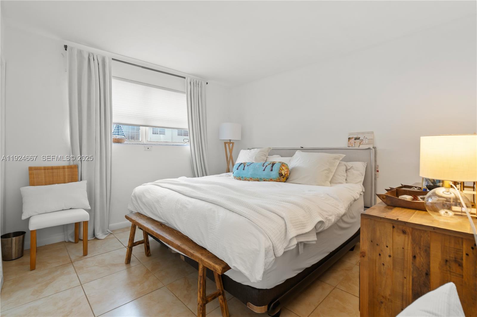 CRANDON TOWER CONDO - Residential