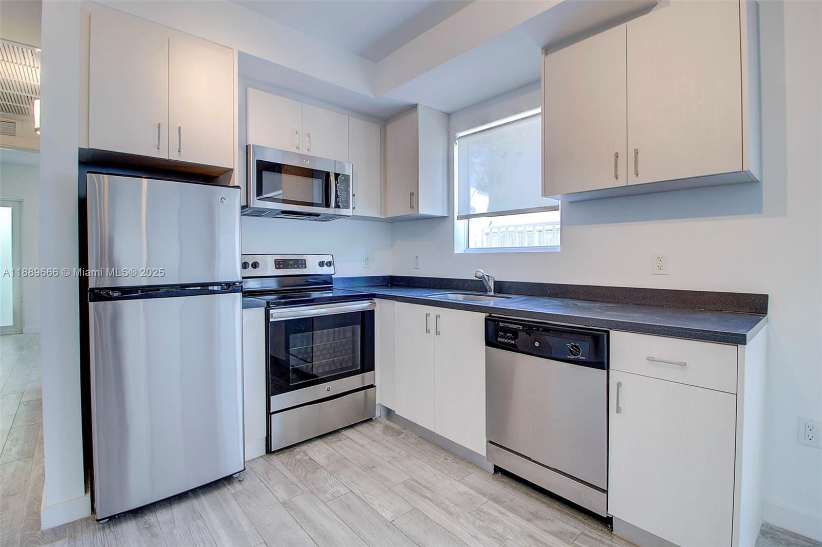 1035 EUCLID CONDO - Residential Lease