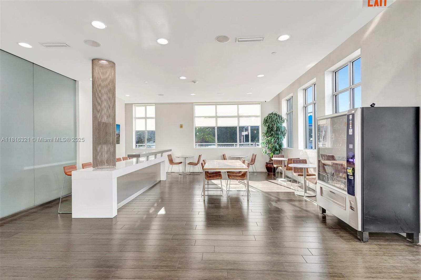 EDGE CONDO - Residential