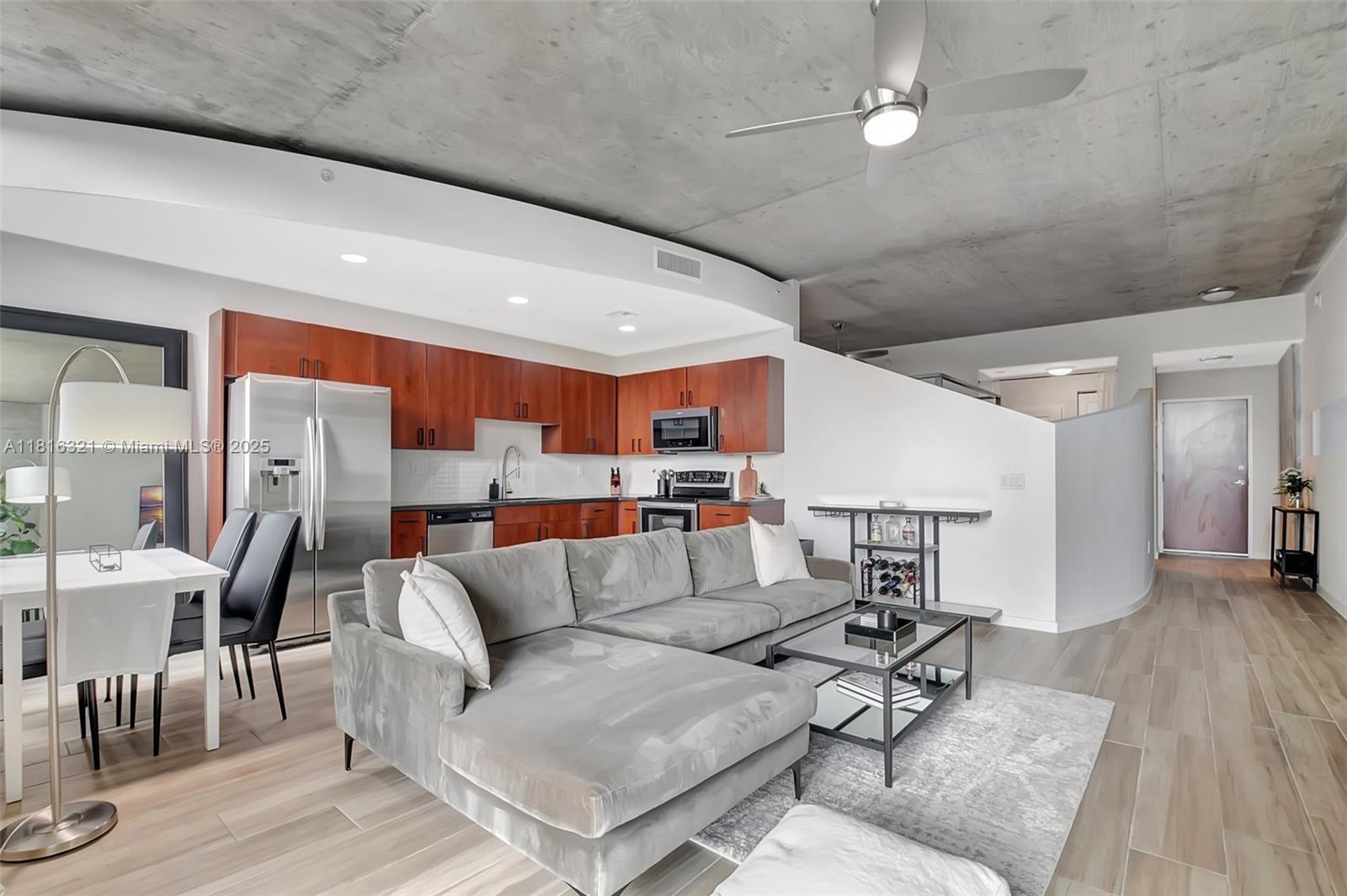 EDGE CONDO - Residential