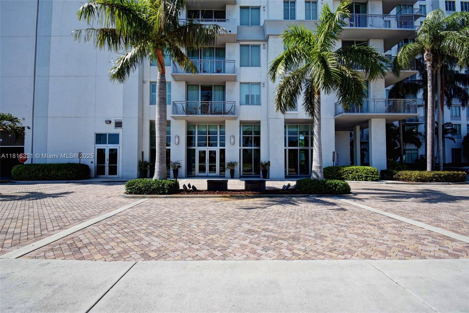 EDGE CONDO - Residential