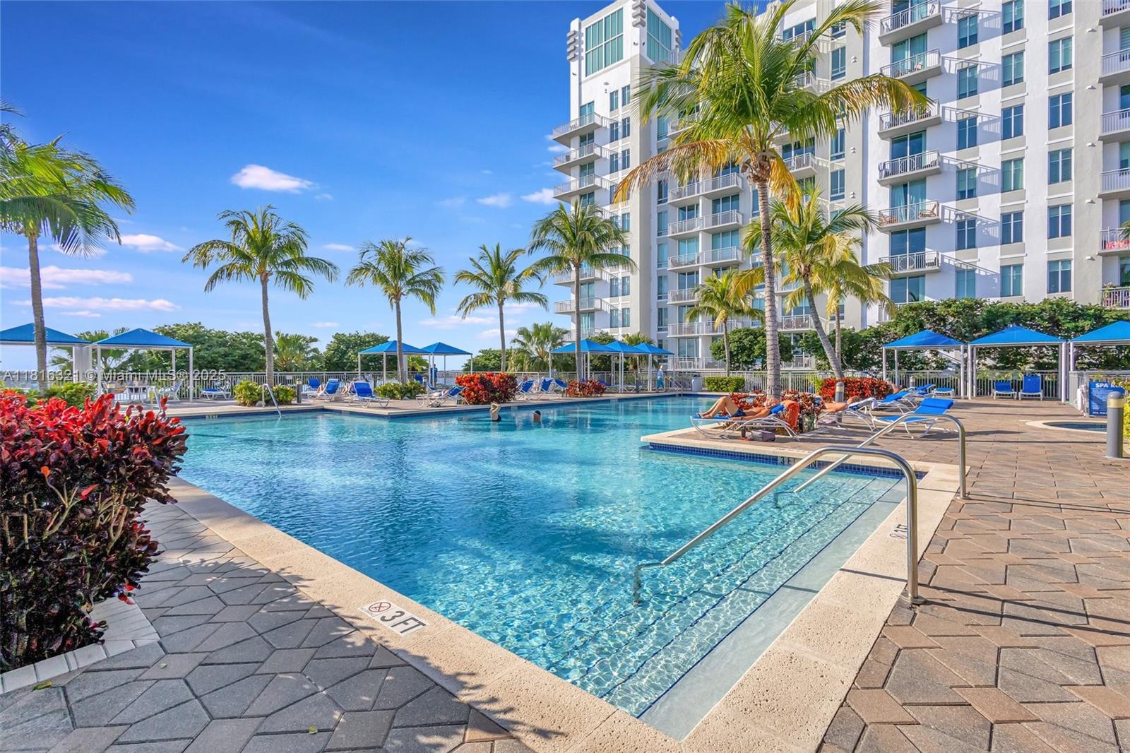 EDGE CONDO - Residential