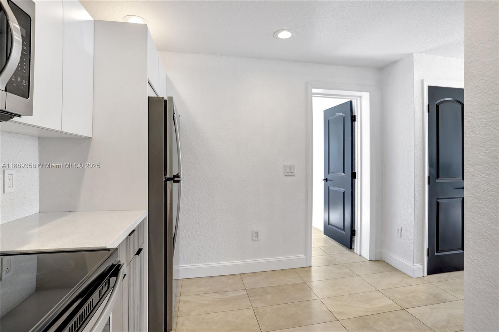 OAKLAND PARK SECOND ADD - Residential Lease