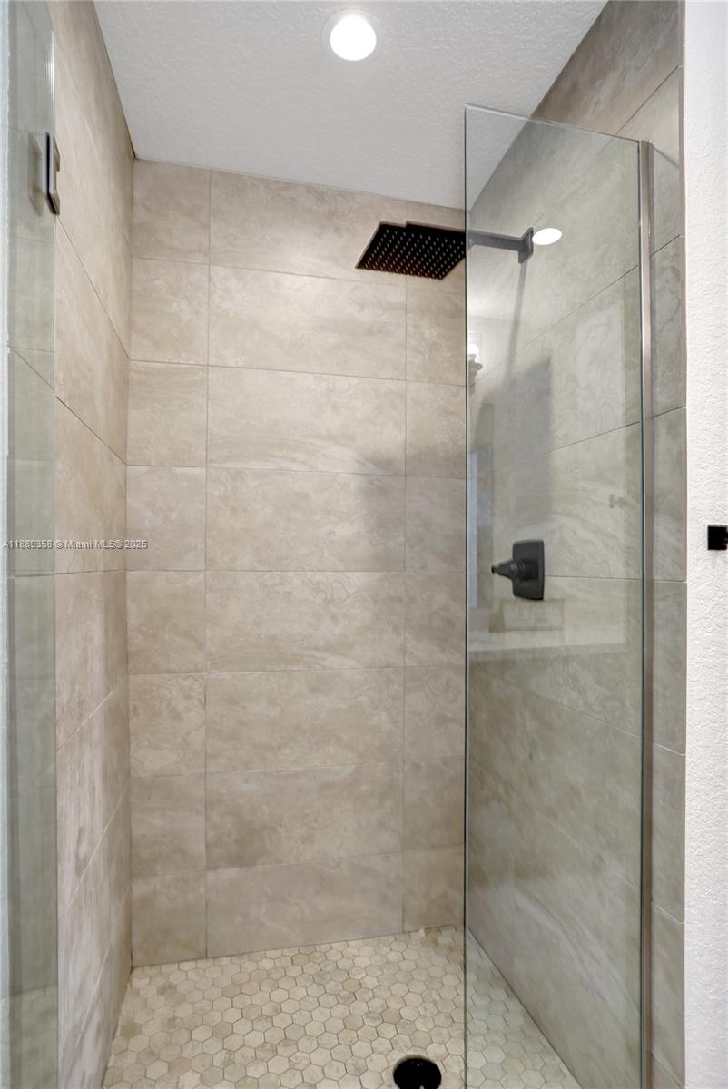 OAKLAND PARK SECOND ADD - Residential Lease