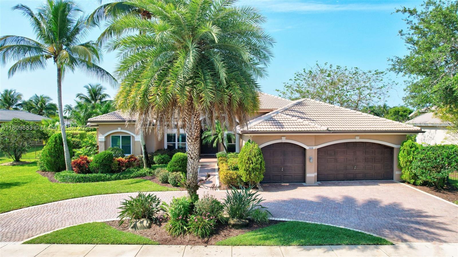 15122 Sw 34th St, Davie, Broward County, Florida - 5 Bedrooms  
4 Bathrooms - 