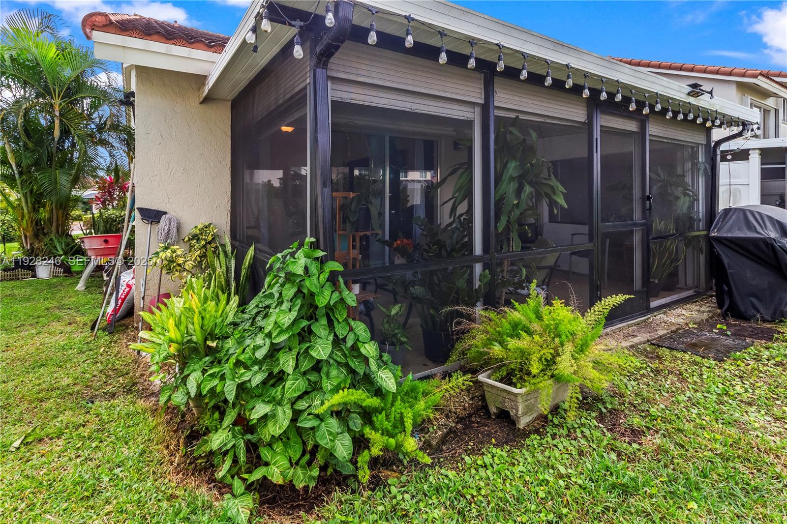 HOLIDAY SPRINGS VILLAGE - Residential Lease