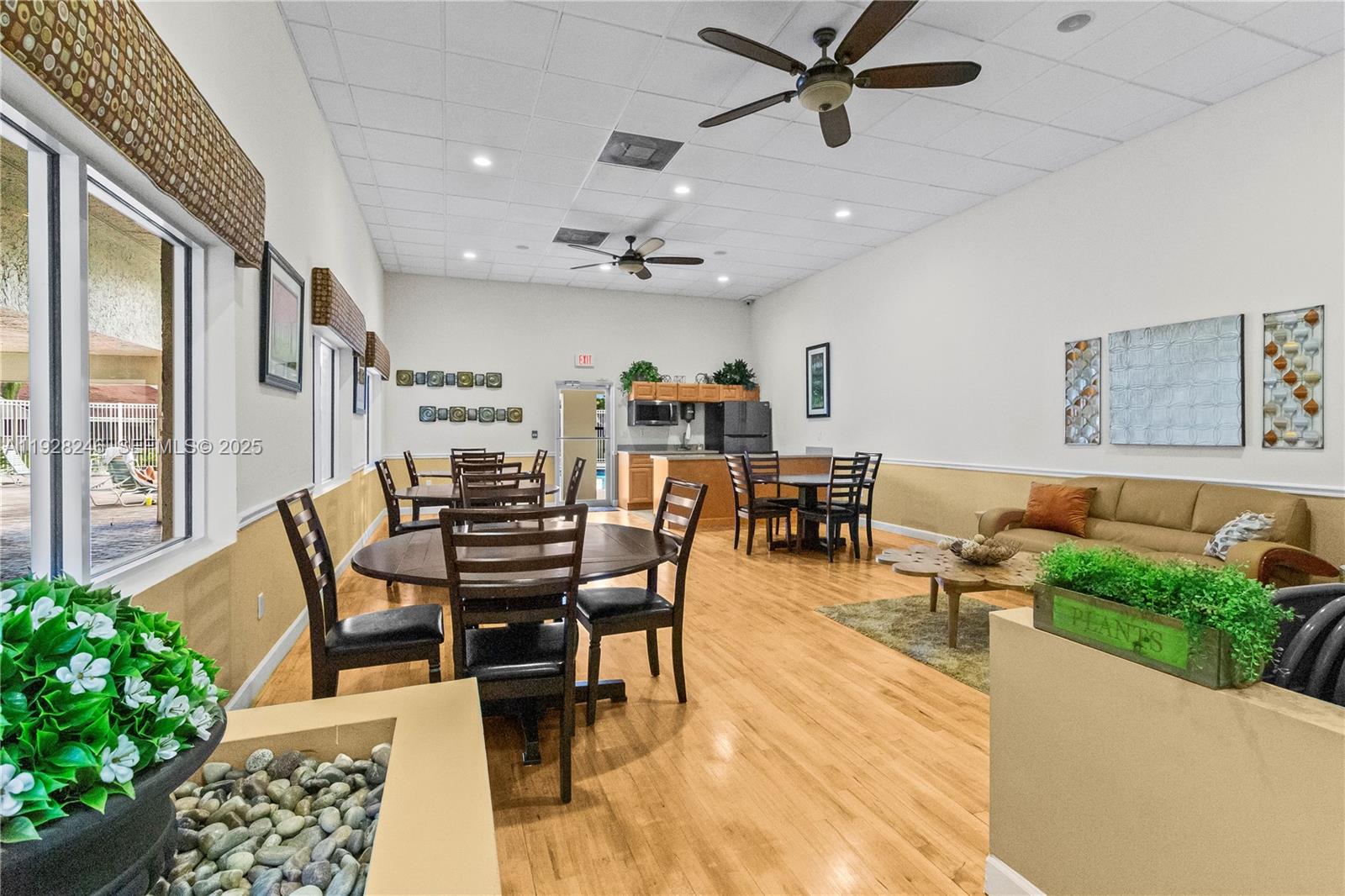 HOLIDAY SPRINGS VILLAGE - Residential Lease