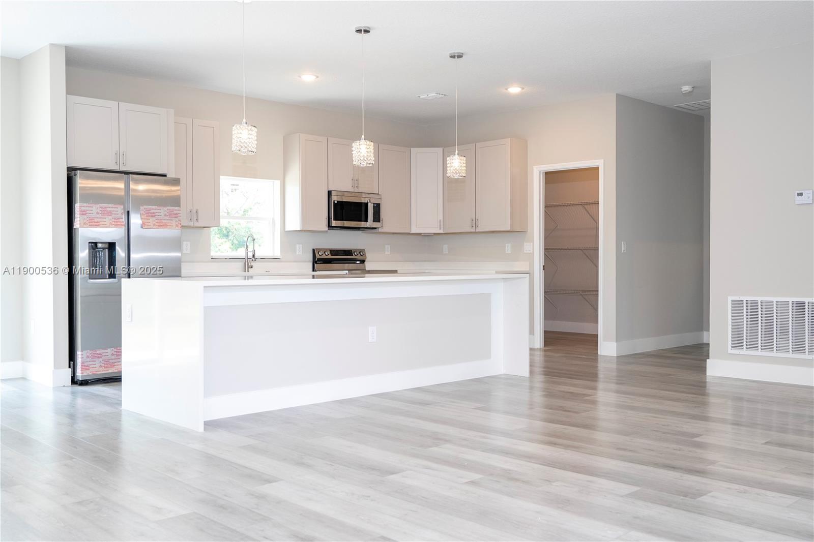 SPRING LAKE VILLAGE III PB - Residential