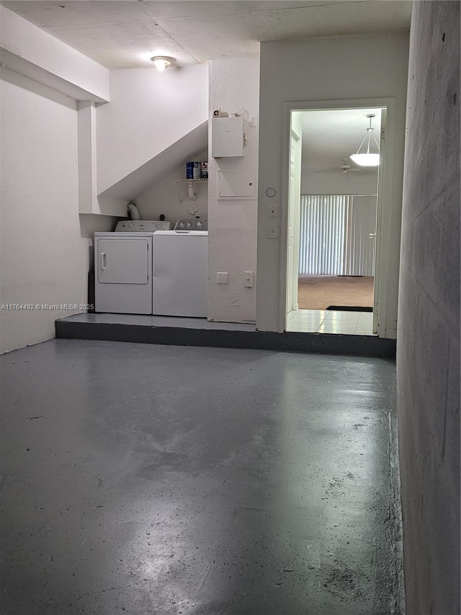 AVENTINE AT MIRAMAR BLDG - Residential Lease