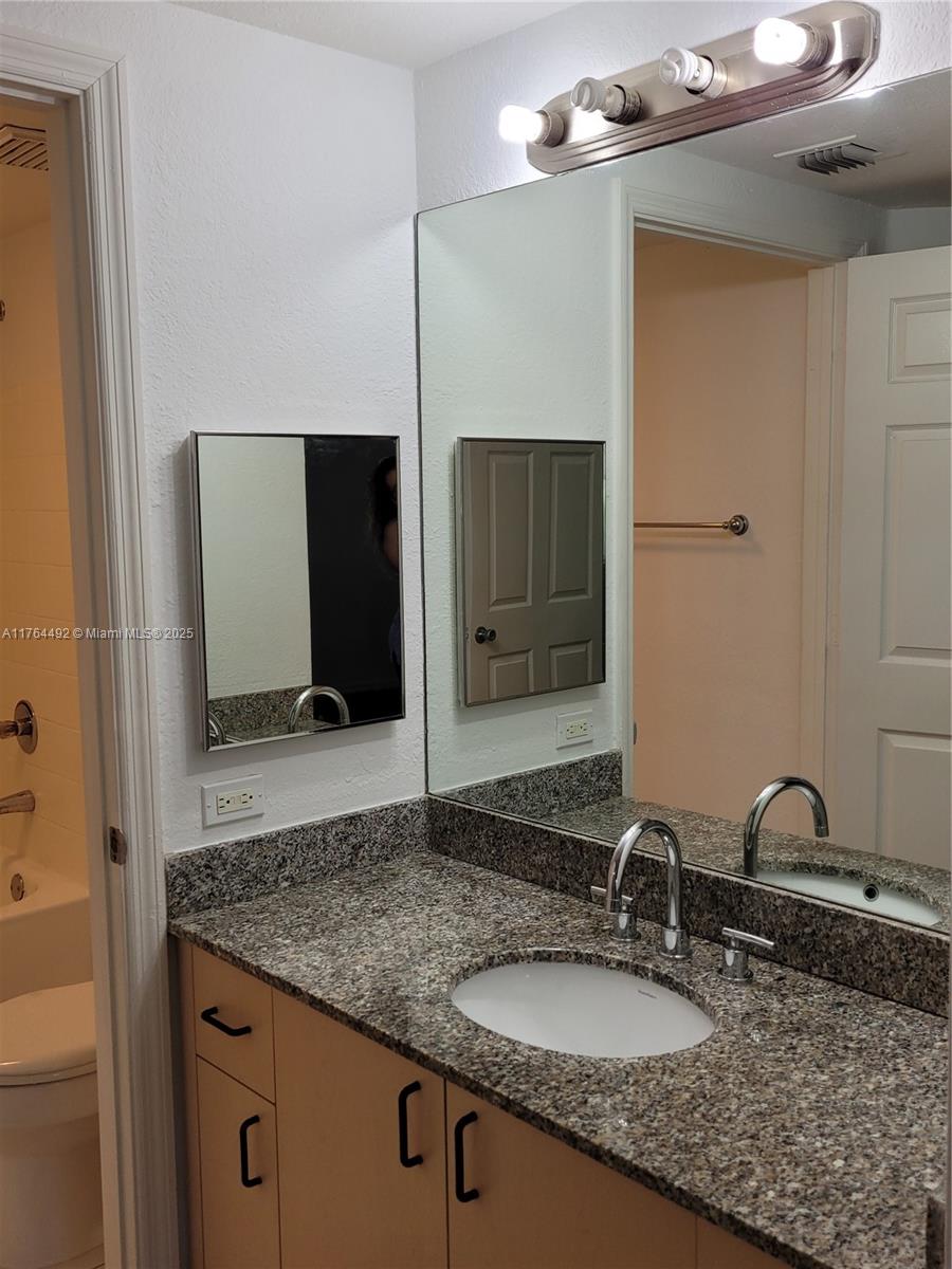 AVENTINE AT MIRAMAR BLDG - Residential Lease
