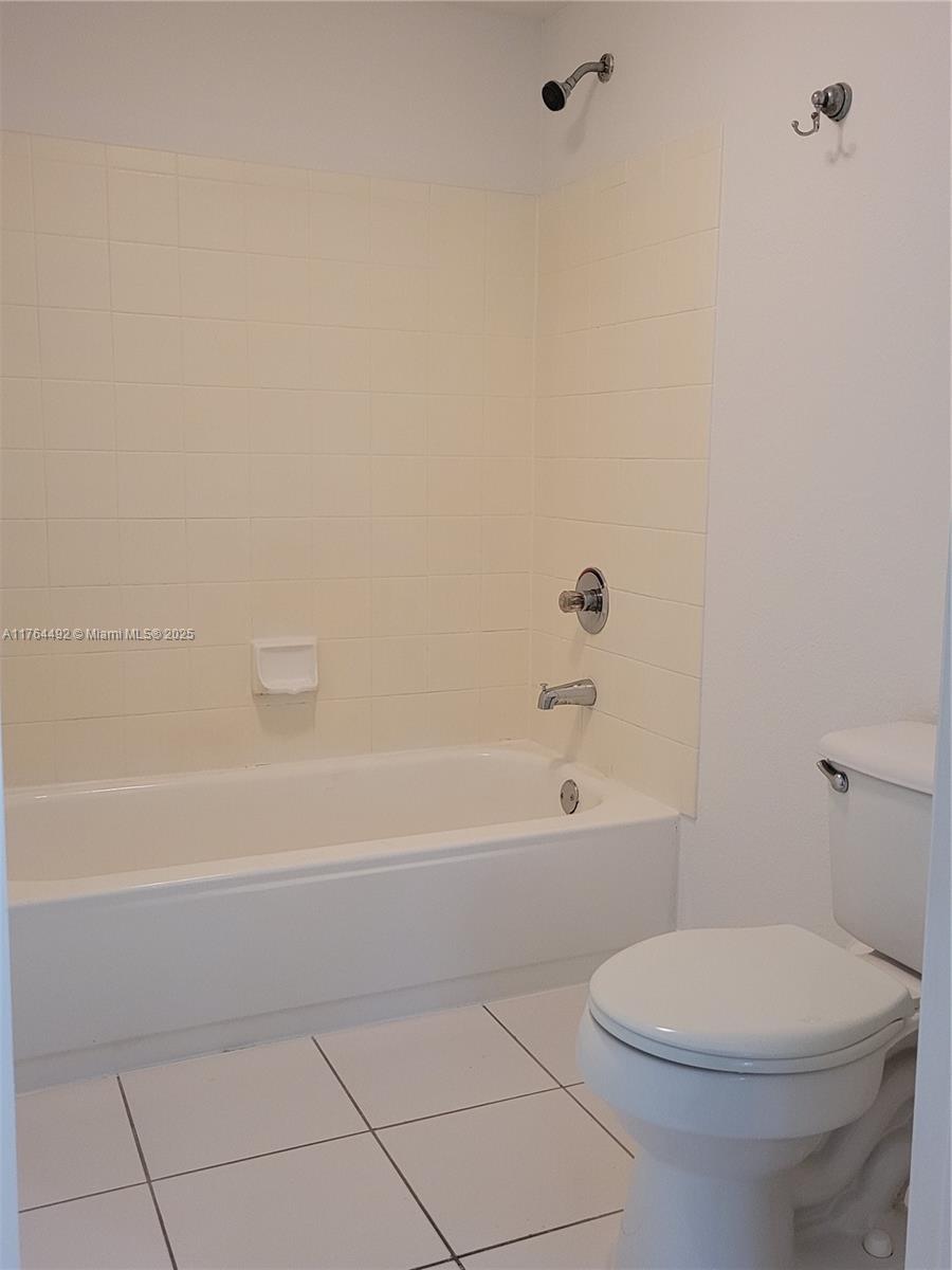 AVENTINE AT MIRAMAR BLDG - Residential Lease