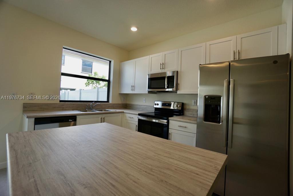 Aquabella - Residential Lease