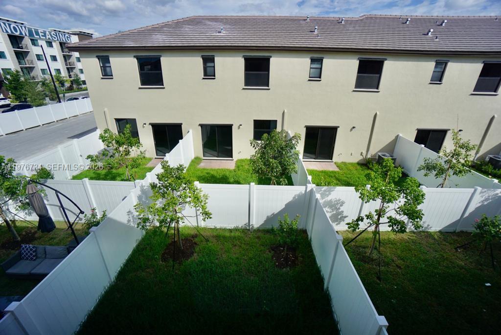 Aquabella - Residential Lease