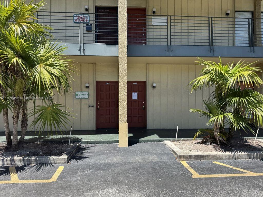 View photos, virtual tours, details... 2331 N State Road 7 109