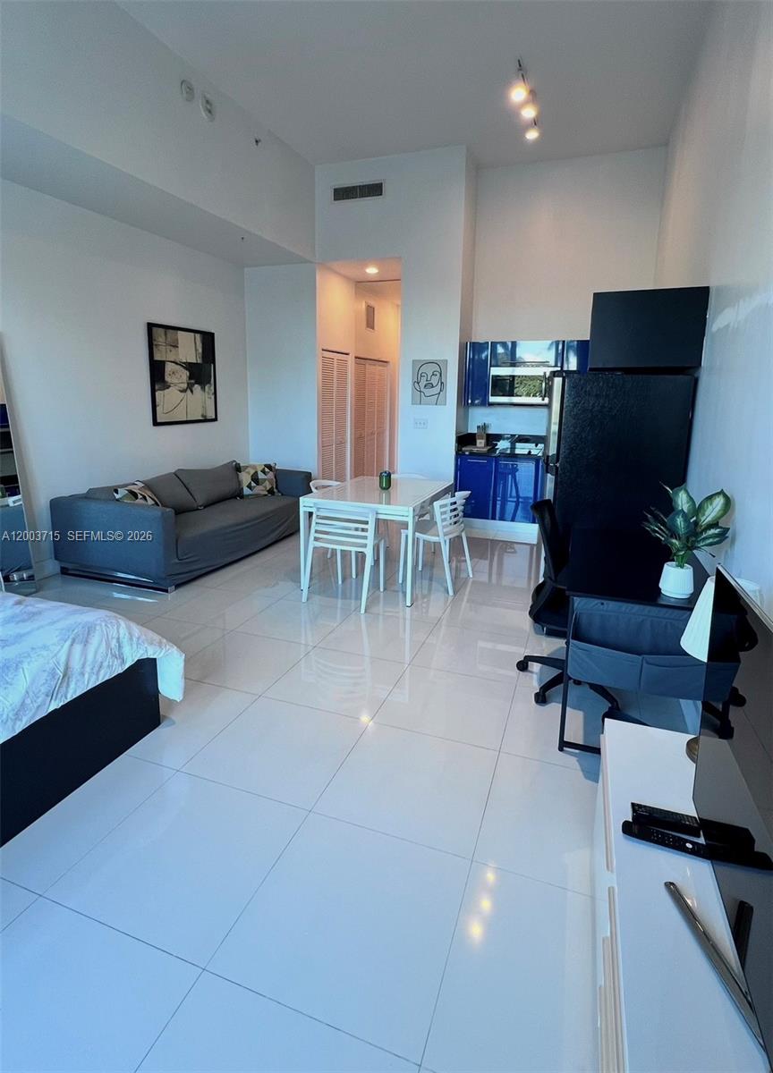 244 Biscayne Blvd 237