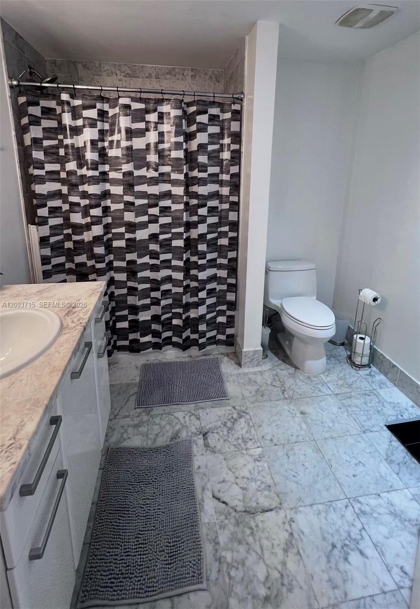 VIZCAYNE NORTH CONDO - Residential Lease