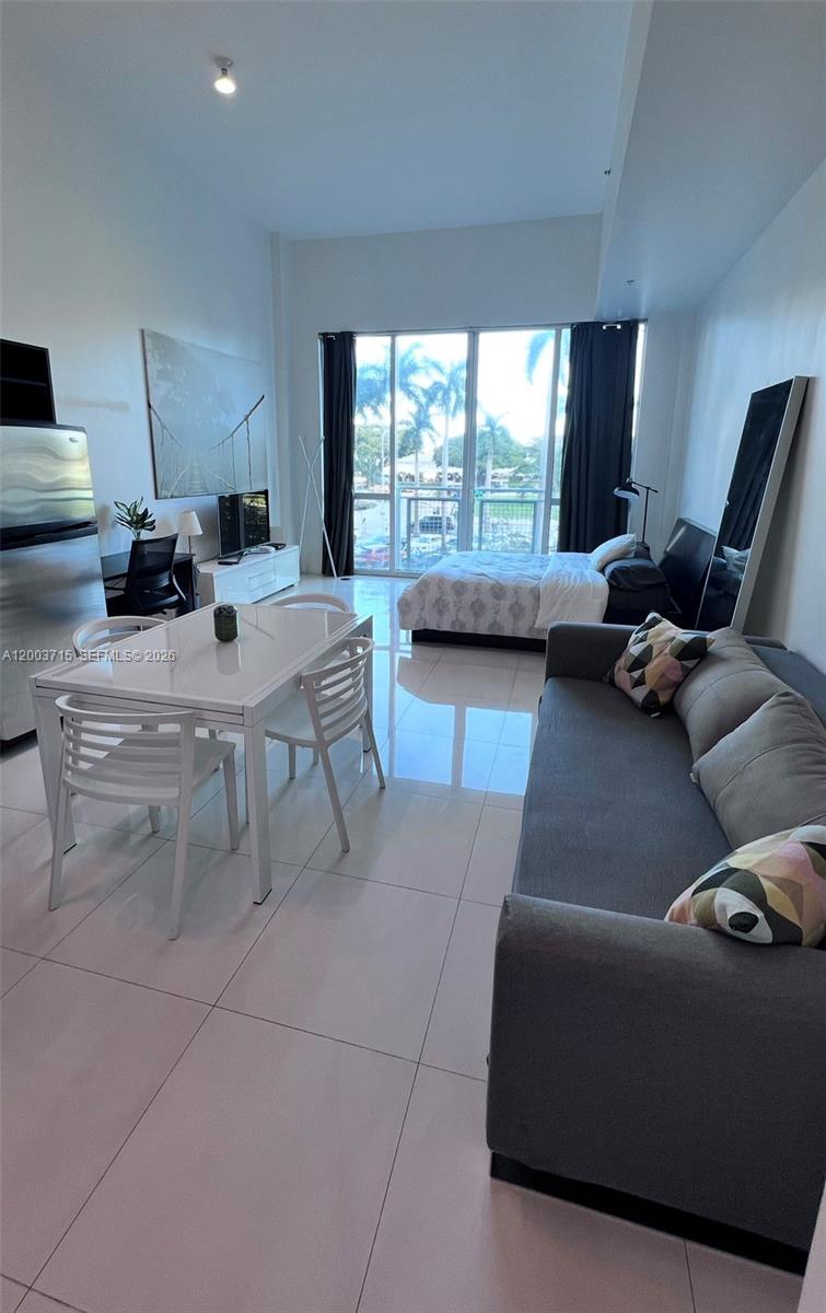VIZCAYNE NORTH CONDO - Residential Lease