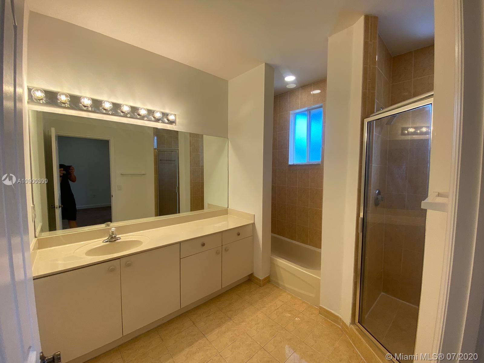 SILVER PALM HOMES - Residential Lease