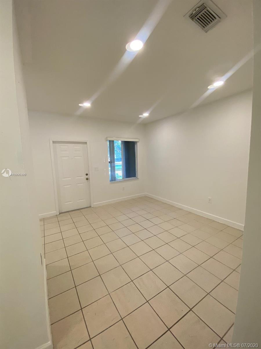 SILVER PALM HOMES - Residential Lease