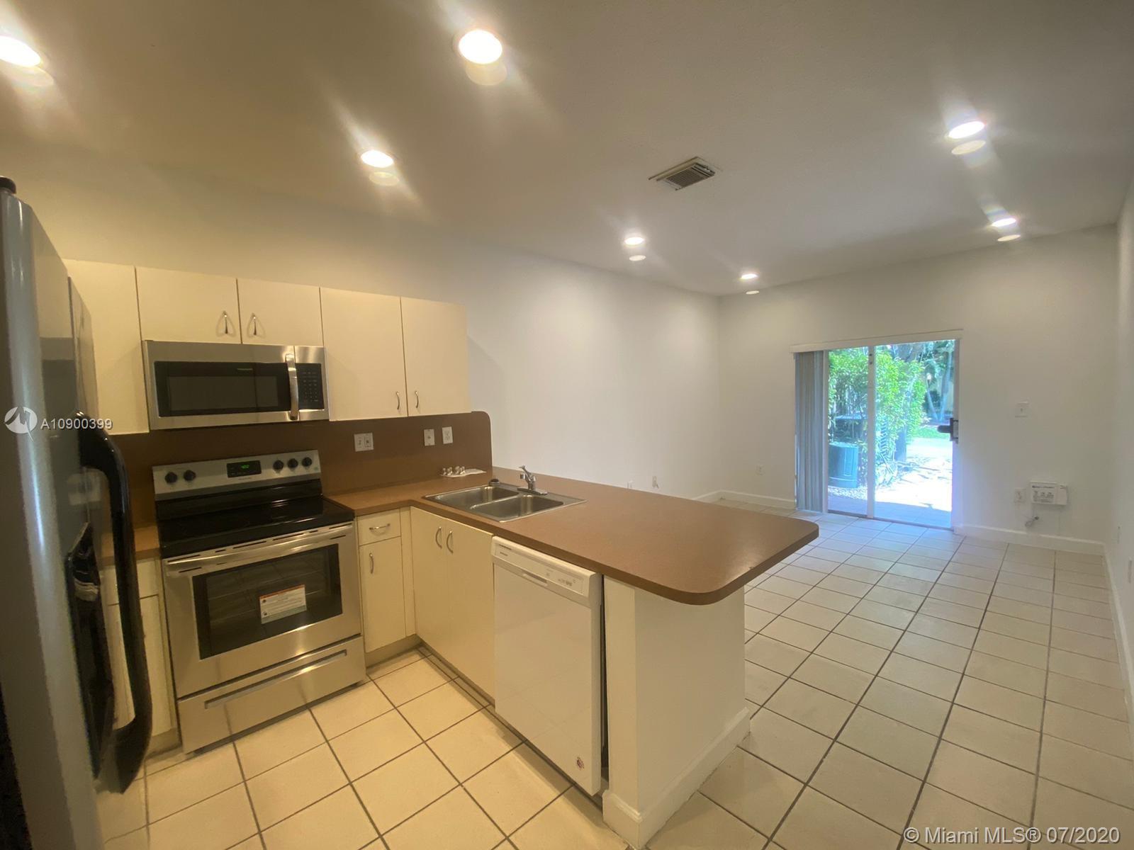 SILVER PALM HOMES - Residential Lease