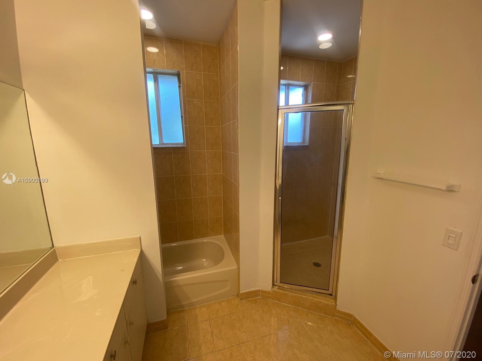 SILVER PALM HOMES - Residential Lease