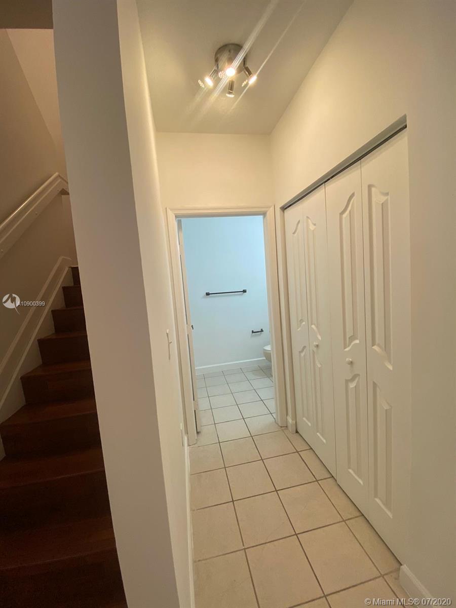 SILVER PALM HOMES - Residential Lease