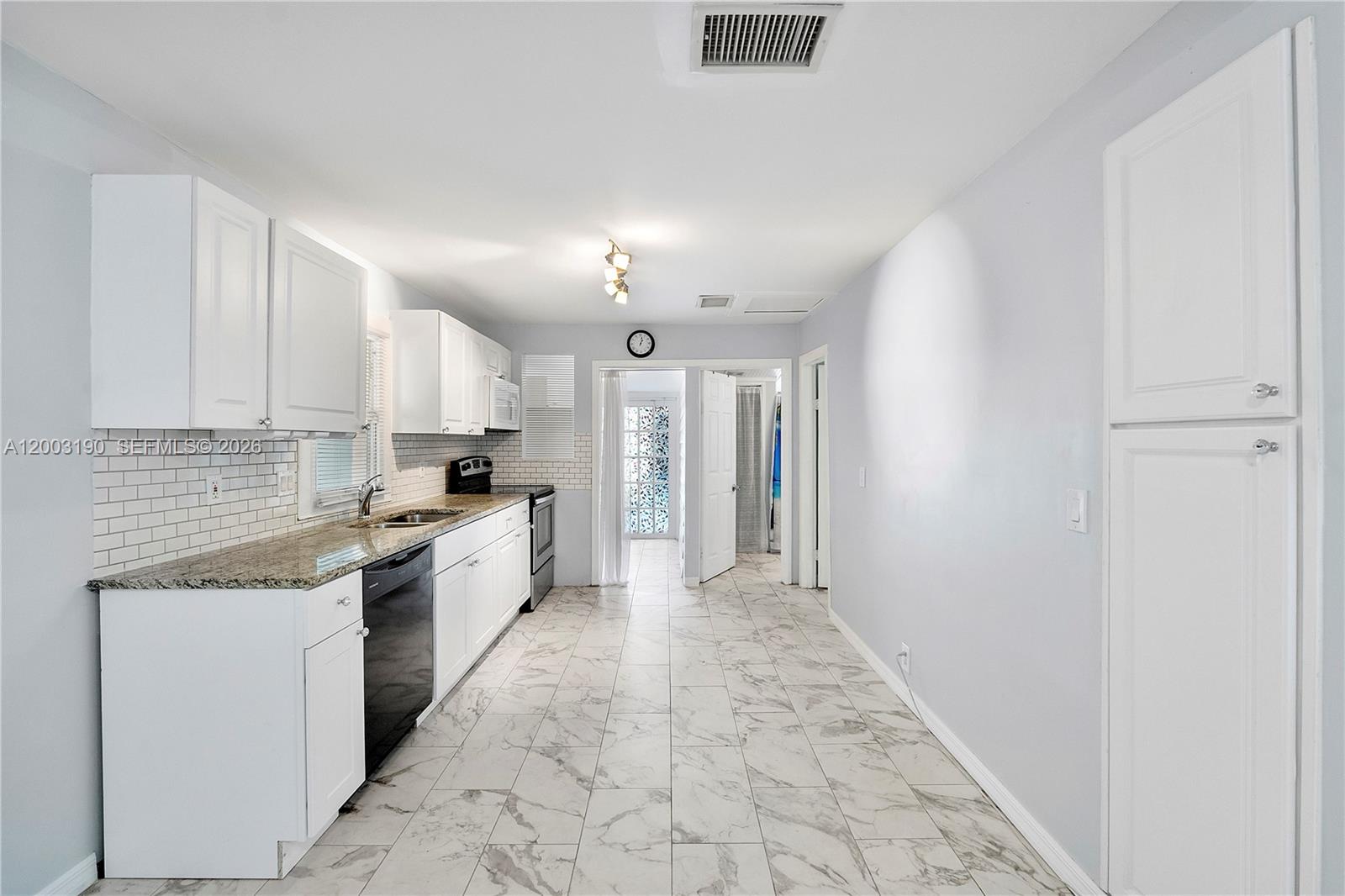 OAKLAND PARK SECOND ADD - Residential Lease