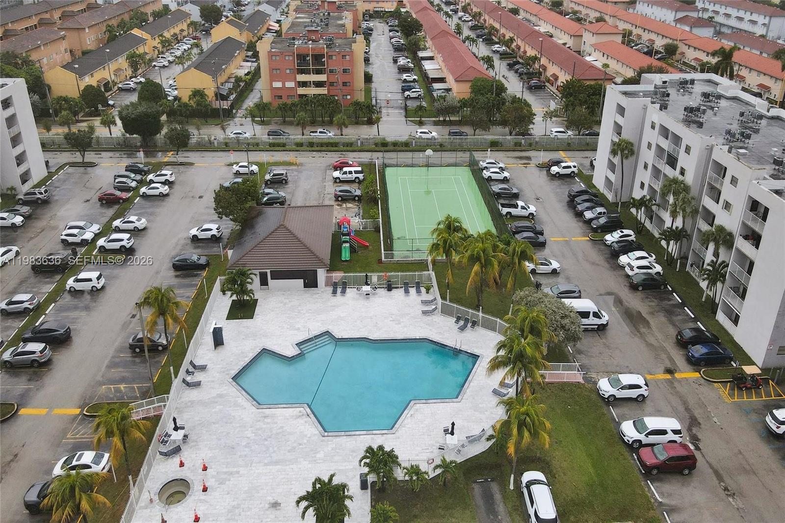 FONTAINEBLEAU GARDENS CON - Residential Lease