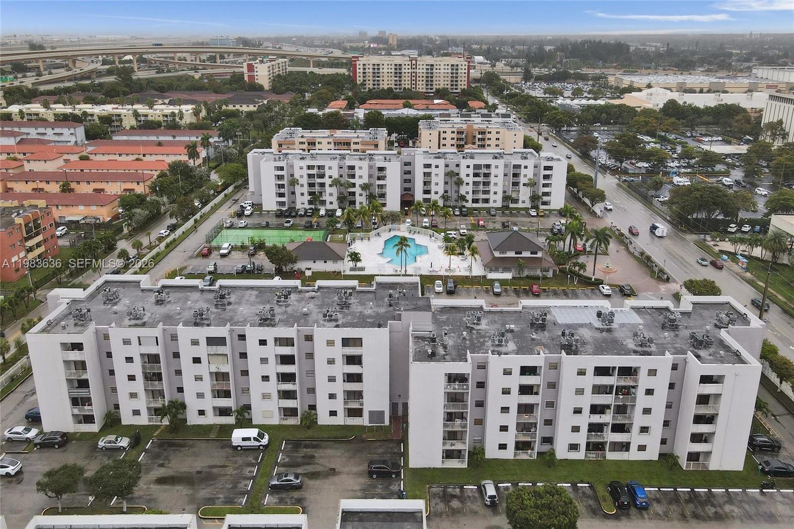 FONTAINEBLEAU GARDENS CON - Residential Lease
