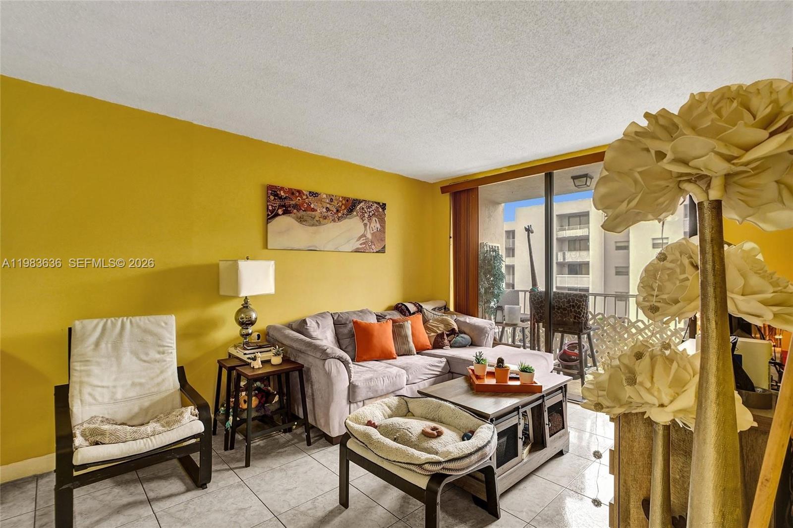 FONTAINEBLEAU GARDENS CON - Residential Lease