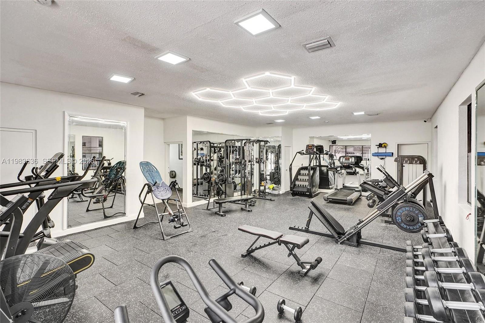 FONTAINEBLEAU GARDENS CON - Residential Lease