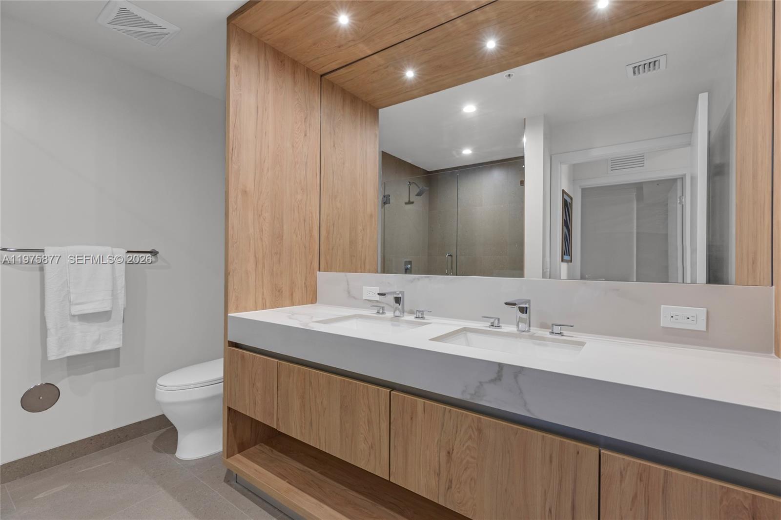 THE CROSBY MIAMI WORLDCENT - Residential