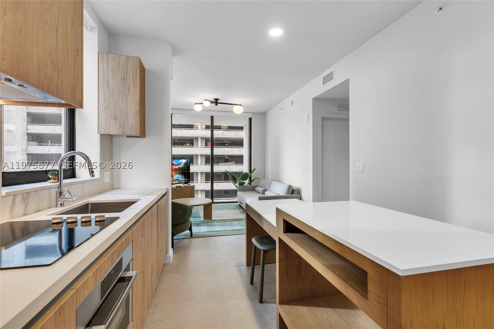 11 NE 6th St 407