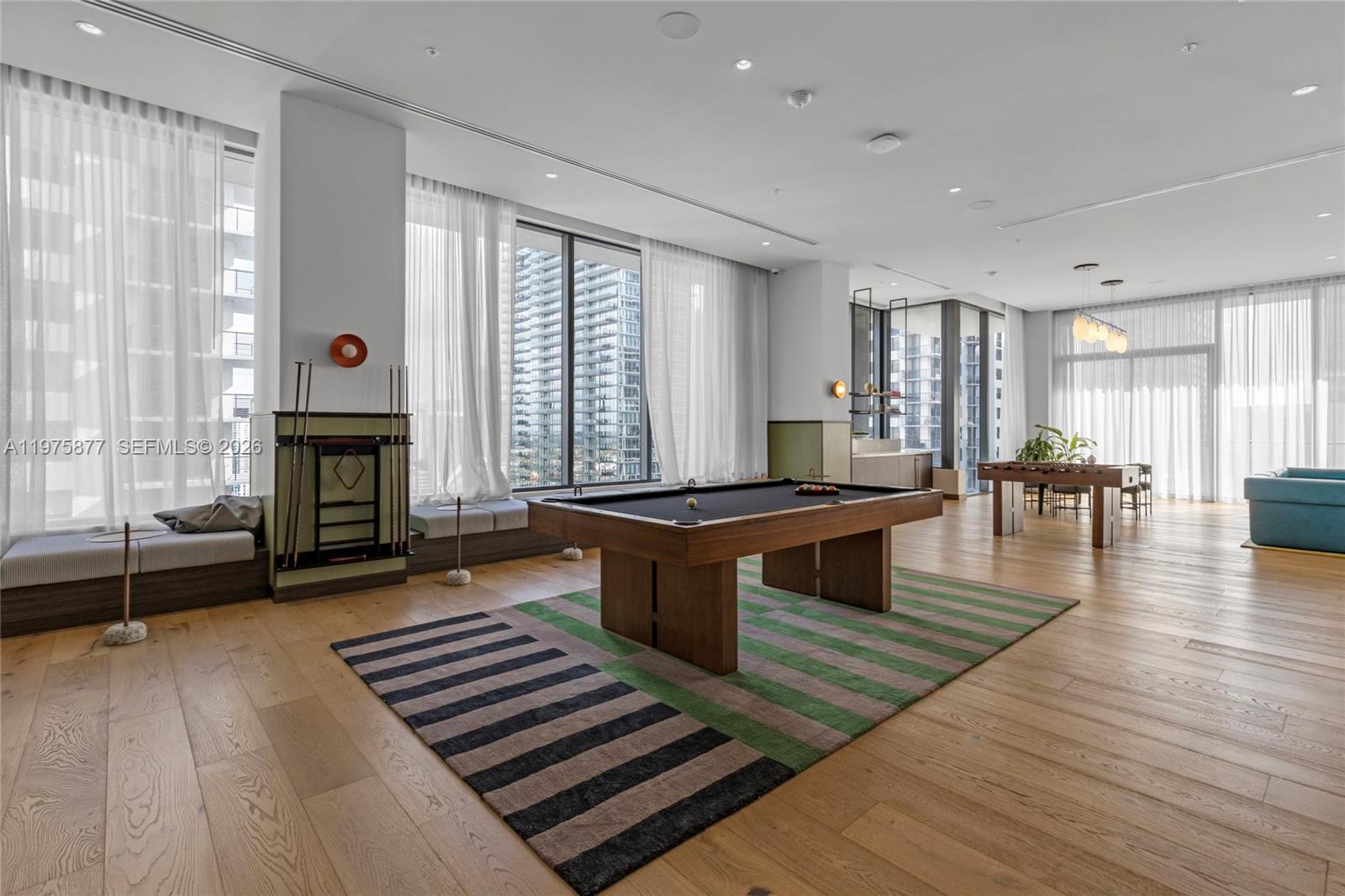 THE CROSBY MIAMI WORLDCENT - Residential