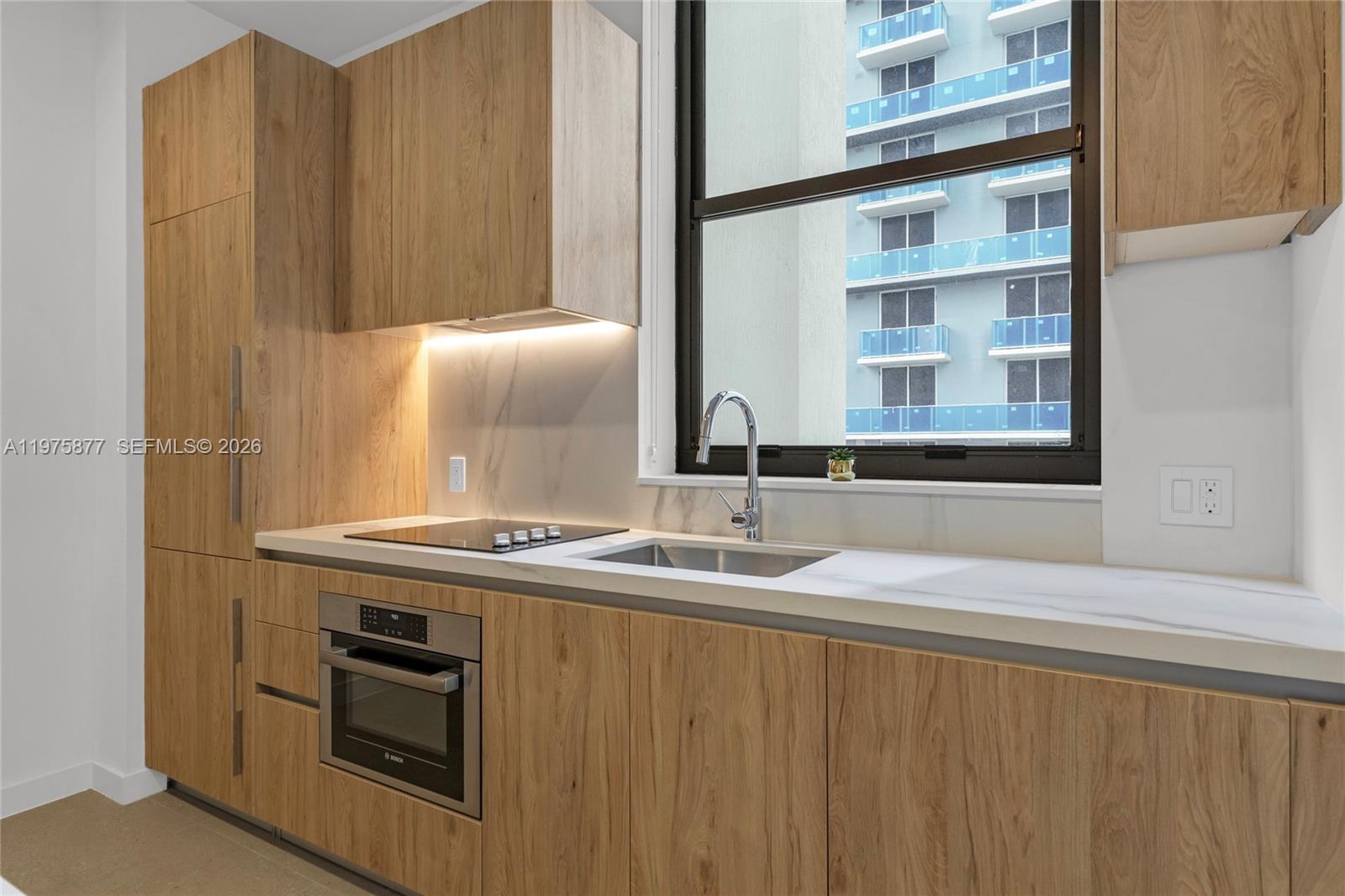 THE CROSBY MIAMI WORLDCENT - Residential