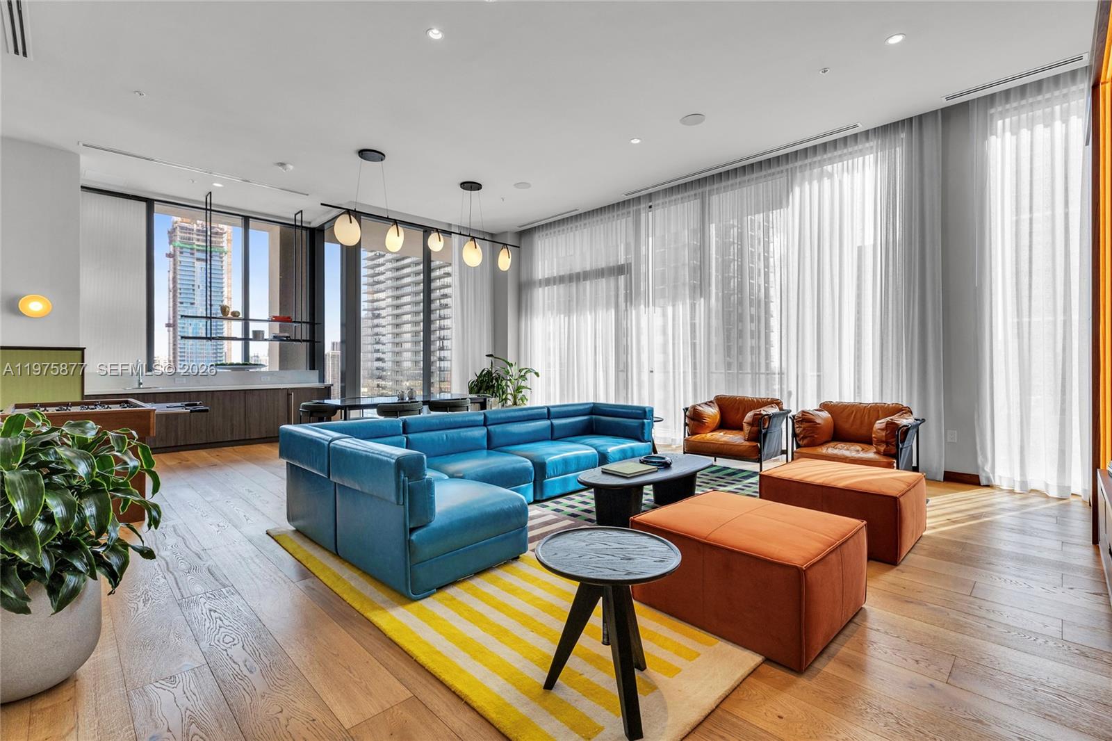 THE CROSBY MIAMI WORLDCENT - Residential