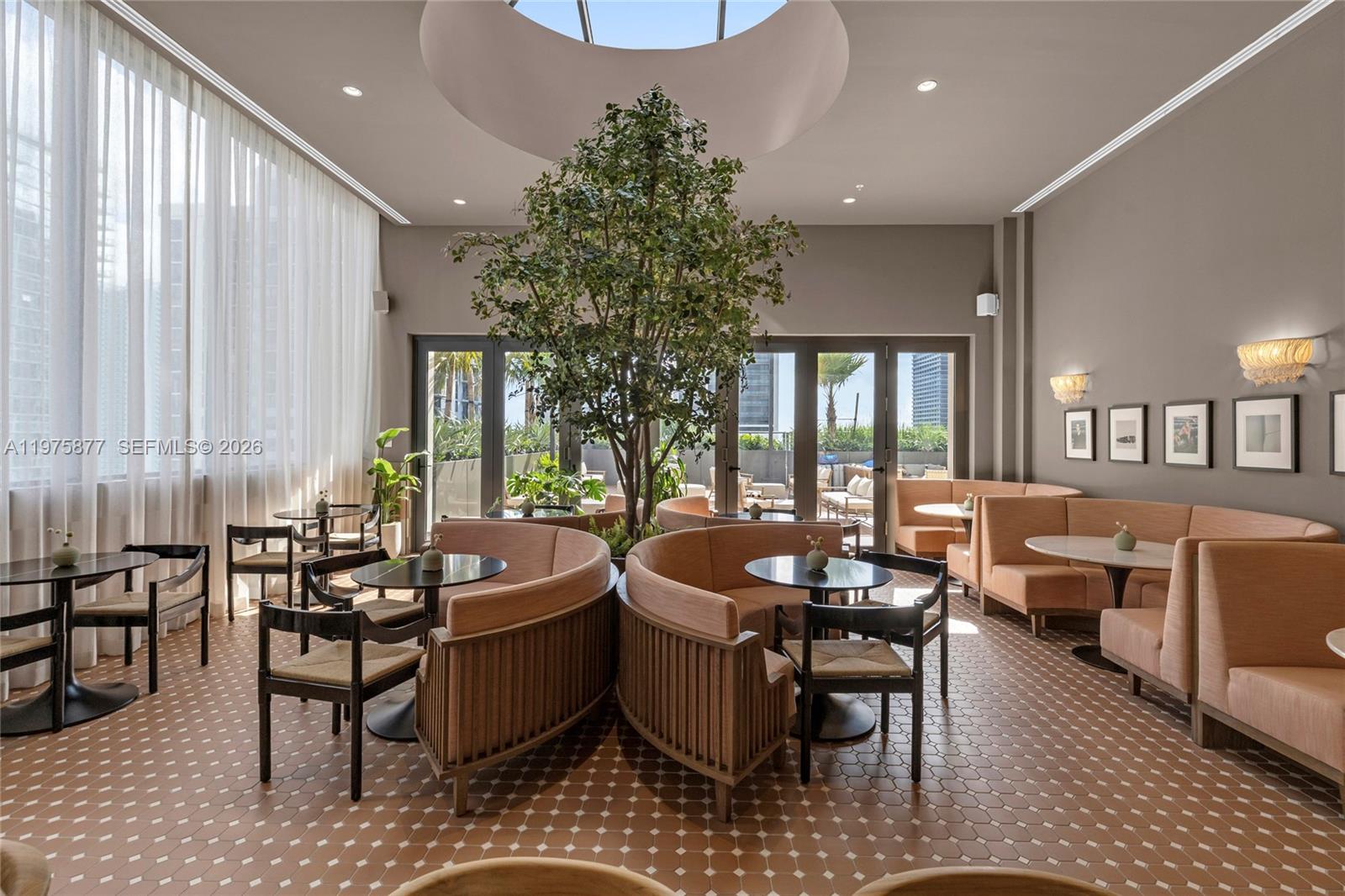 THE CROSBY MIAMI WORLDCENT - Residential