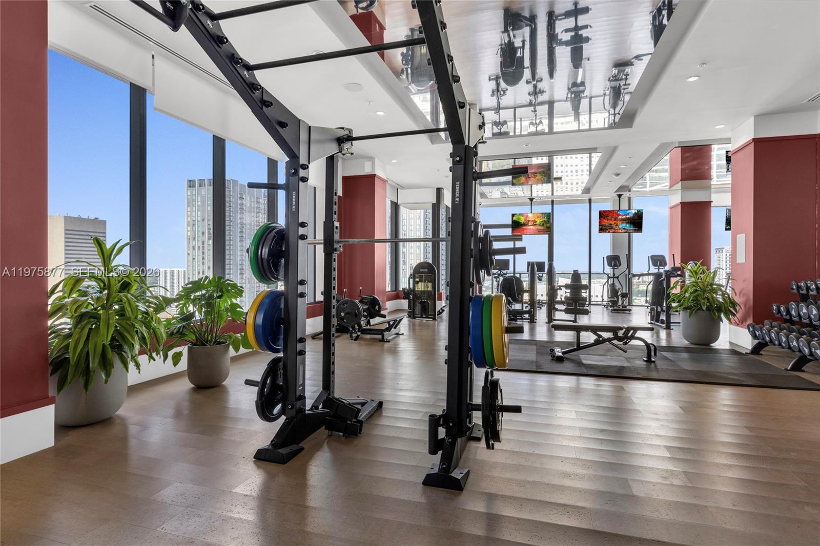 THE CROSBY MIAMI WORLDCENT - Residential