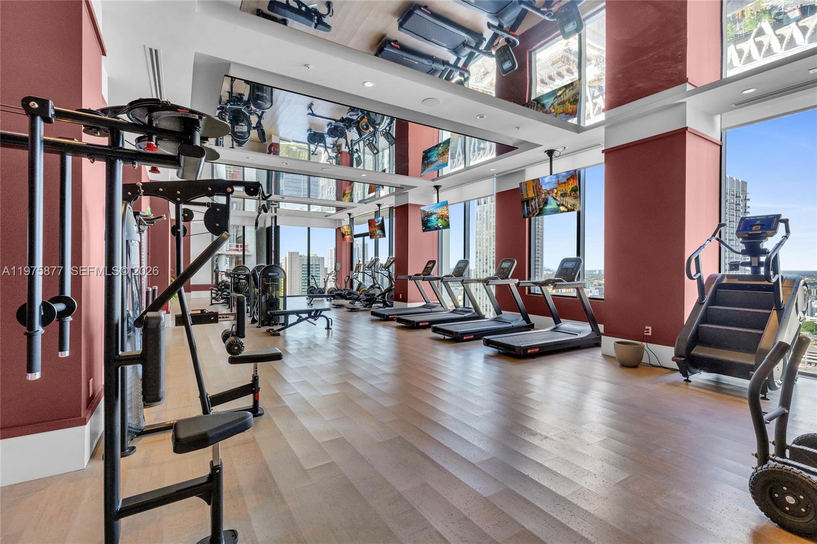 THE CROSBY MIAMI WORLDCENT - Residential