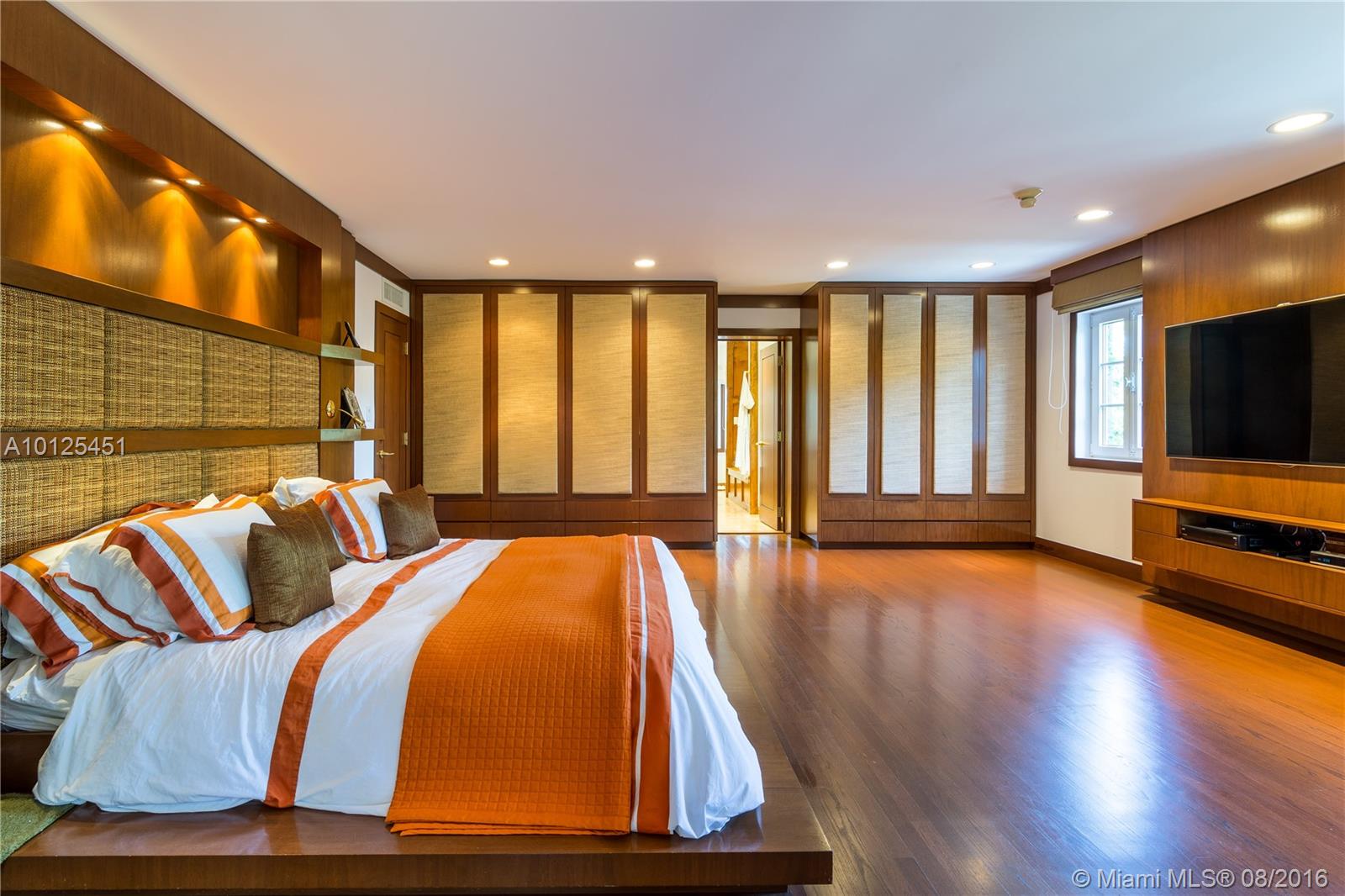 LA GORCE ISLAND - Residential