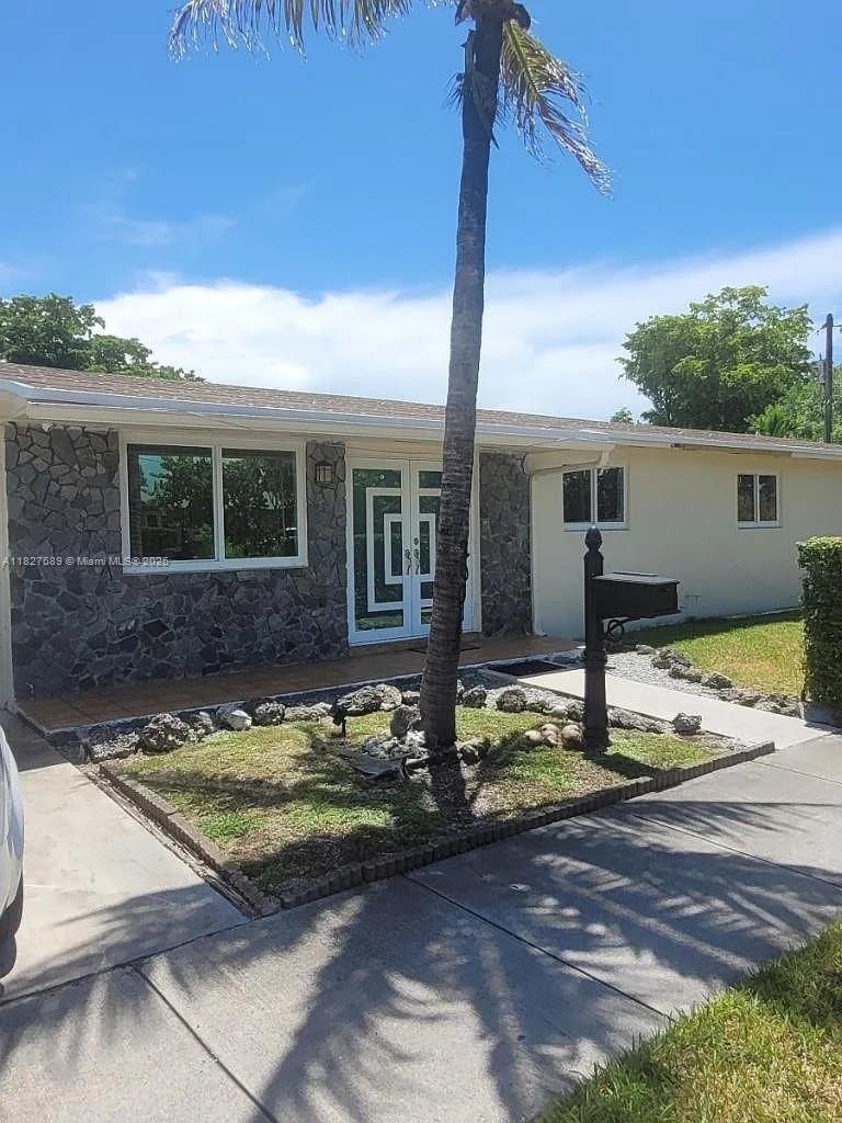 This charming 4-bedroom, 2-bath home offers a comfortable layout and sits in one of Miami’s most desirable neighborhoods. Features include a new roof and hurricane impact windows and doors for added peace of mind. Located near parks, top-rated schools, and shopping centers, it’s perfect for families or first-time buyers. Don’t miss this great opportunity in a prime location!
