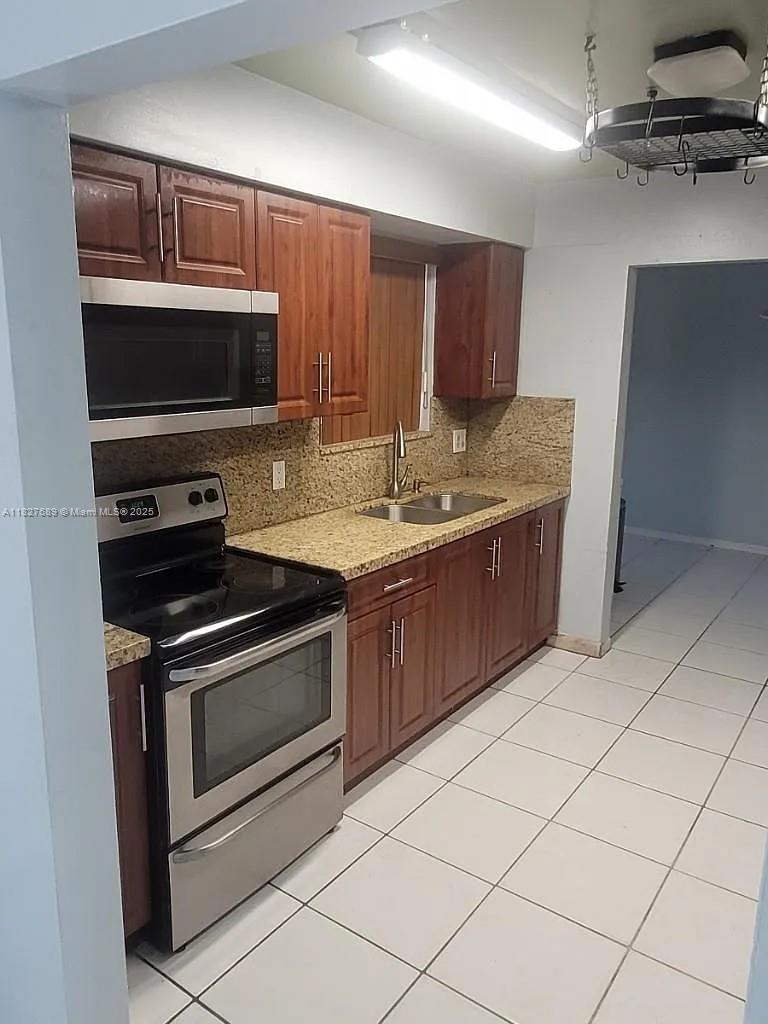 20011 Franjo Rd