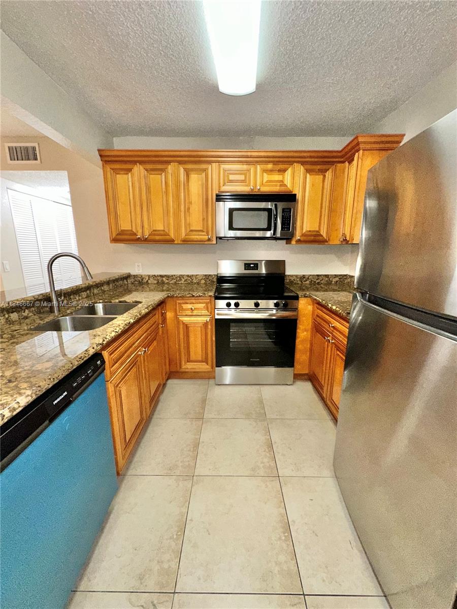 PALM BEACH PLACE CONDO - Residential Lease